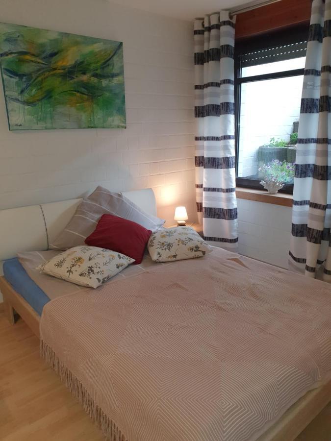 Privat Apartaments , Eigene Eigang, Eigene Badezimmer, Und Eigene Kueche シュトラーレン エクステリア 写真