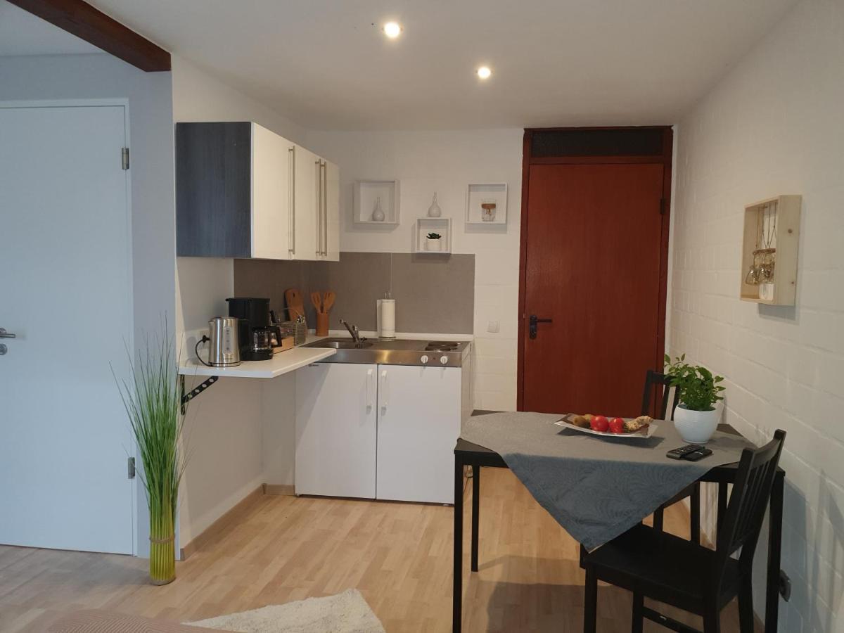 Privat Apartaments , Eigene Eigang, Eigene Badezimmer, Und Eigene Kueche シュトラーレン エクステリア 写真
