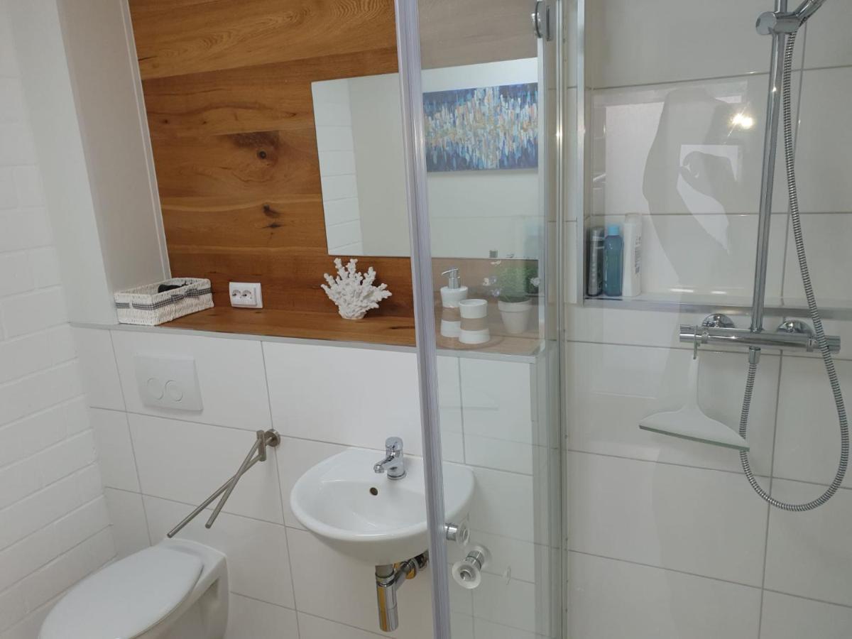 Privat Apartaments , Eigene Eigang, Eigene Badezimmer, Und Eigene Kueche シュトラーレン エクステリア 写真